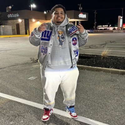 got banned on my main forever (Knickstape Shmurda) Depressed Knicks, Giants and Yankees Fan, CM Punk Stan Account