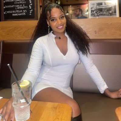 @emma_noche_
