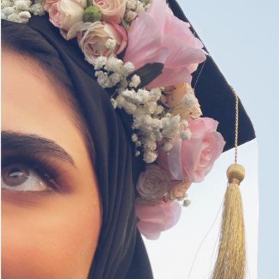 iirtami's profile picture. licensed pharmacist | philocalist🤍