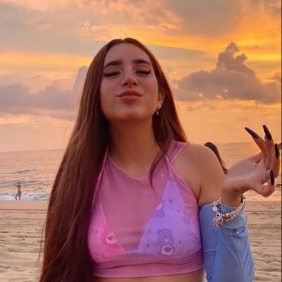 No amas a alguien porque sea perfecto, lo amas a pesar de que no lo sea.