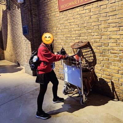 lovelopez's profile picture. 🎶 𝗜'𝗺 𝗻𝗼𝘁 𝗹𝗼𝗻𝗲𝗹𝘆. 𝗜 𝗮𝗺 𝗳𝗿𝗲𝗲. - Queen Hayley