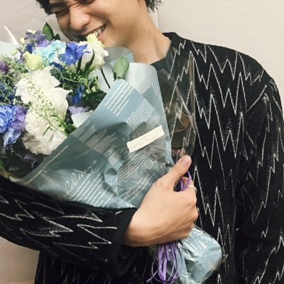 🌹💙🕰⛄️🐙 必要事項明記がない・前回の席質問・条件違いは返信しません