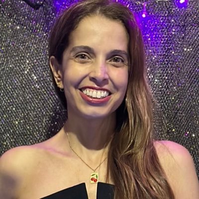 Carioca, NYer, translator & interpreter. Concert Queen & 1 poço de sinceridade. Apaixonada p/ minha mãe & amigos. Can't live w/o them, @Aerosmith & @springsteen