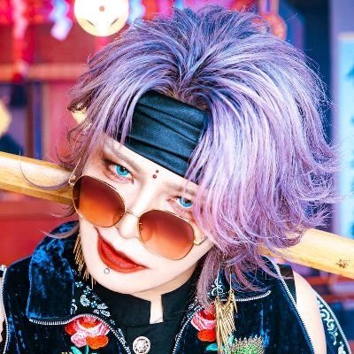 バンドマンです! ダウトのボーカル、演歌歌謡歌手の花見桜こ うきです! 作詞、作曲等自由な行動派ですお見知り置きを。バ ンドの問い合わせはHPでお願いします。出演等のご依頼はDM もしくはHP問い合わせにて/私の新しい公式アカウント