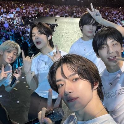 weeklytxt's profile picture. - showing love to txt, every day of the week 🤍