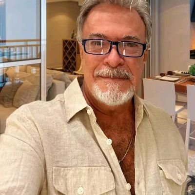 I'm Stephen Jonas, From Sydney, Australia but currently working with the UN. I'm currently on a five years contract with the United nations🇭🇲🇦🇺🇲🇾🇺🇸🇸🇾