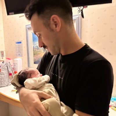 Bachu_182's profile picture. Gracias a dios soy ateo.