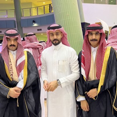 من أسوأ الحروب التي تخوضها مع نفسك عقل يرفض وقلب يريد