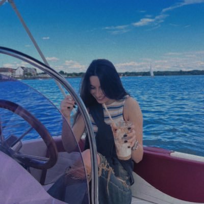 Yalda0203's profile picture. inside my brain