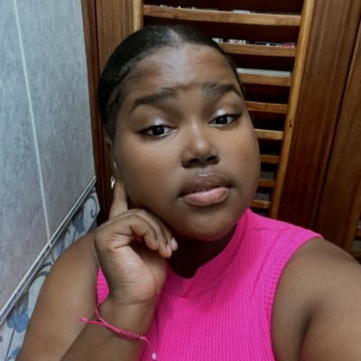 ShezneyRunate's profile picture. Patrícia 🩷