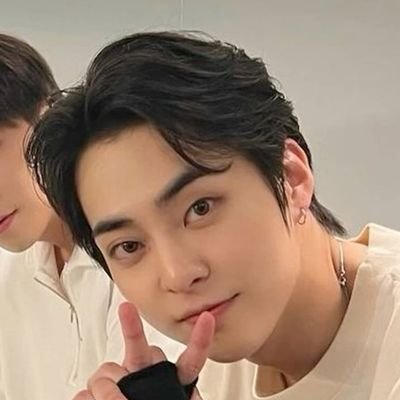 ~ #EXO @weareoneEXO
Mi bias es Xiumin y los conozco desde el comeback de KO KO BOP
ot9 🫶🏻 Amigable exol