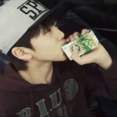 couemer's profile picture. This account have blood, wounds, and pain