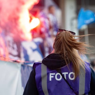 Skåning. Fotboll i allmänhet, Blåvitt & Werder Bremen i synnerhet. Fotograf som brinner för att plåta supporterkultur.