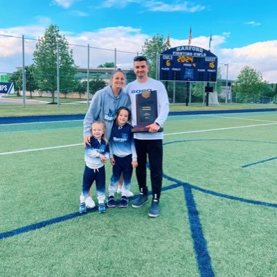 Human | Dad | Husband Navigating life and sharing ideas to help others. 3x 🏆 National Champ 🥍 Mentor | Wellness