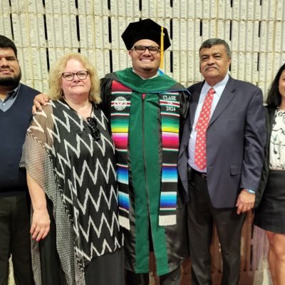 Ob/Gyn PGY-1 at Akron General | RPCV Burkina Faso 🇧🇫 | 🏳️🌈 | Latino 🇭🇳 | Public Health | LGBTQ+ Health | STL Hometown