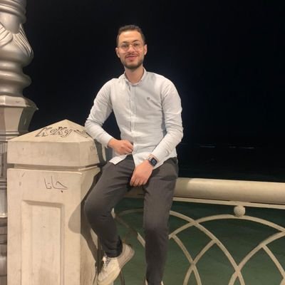 وما كان أحدٌ أعظم من رسول الله صلى الله عليه وسلم ولا أعزّ مكانةً منه.
صلوات ربي وتسليماته عليه
❤️
Full stack developer 💻🌐