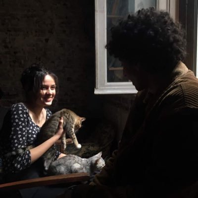 nooree_6's profile picture. أكتب لأن فكرة الهرب مستحيلة و شيء من الشِعر .