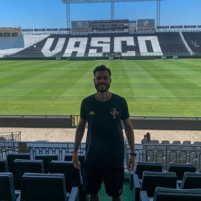 Vascaíno de espírito, Portelense de berço, ponta de lança clássico e um baiano não praticante.