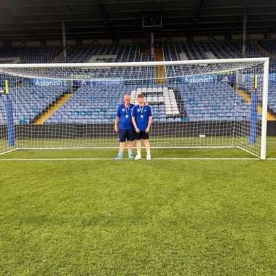 Yorkshire born.
Away season ticket holder with Leeds United travelling around the country with the Thames Valley Whites.
Doing a bit of work with Didcot Town.