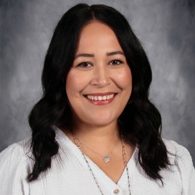 MrsEstrada_'s profile picture. Educator👩🏽‍🏫| 5th Year| @UCLA Alum🎓| #PBVUSD🍎#WeArePBV