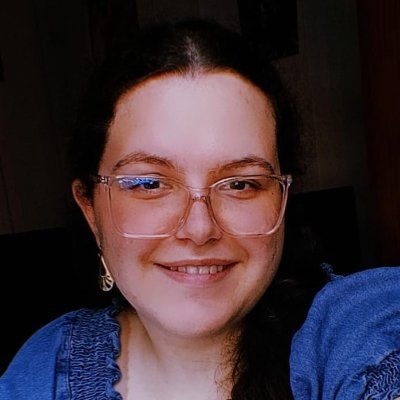 Graduanda em Letras Português (4/4)⚜️
Entusiasta de Literatura Fantástica Juvenil. 🥀