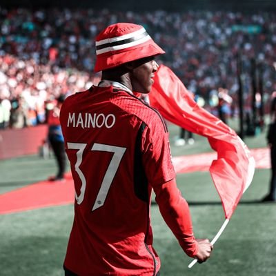 PaliwalKaustubh's profile picture. | Man United | LH44 | Lakers |