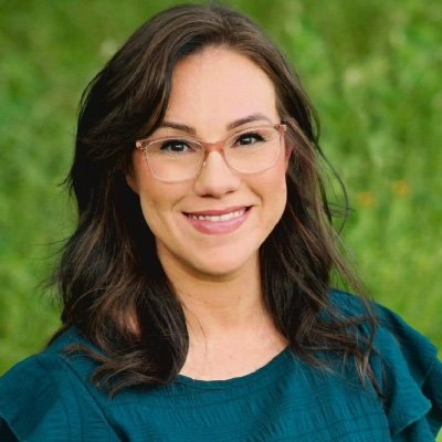 Mighty Warrior. Brown Eyed Loner. Music Trivia Expert. Mother of 10th gen Texans. Educator. Advocate.