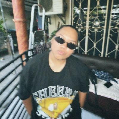 azterrizk's profile picture. always positive.