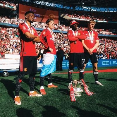 makunkay's profile picture. Industrial chemist by Qualification/ Lover of Good music/ lover of Davido, 30BG.
Manchester United fan. OT is my earthly Heaven ❤️