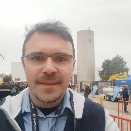 pipimusa's profile picture. Lic. en comércio internacional,  docente . Apasionado por la vida y la familia .