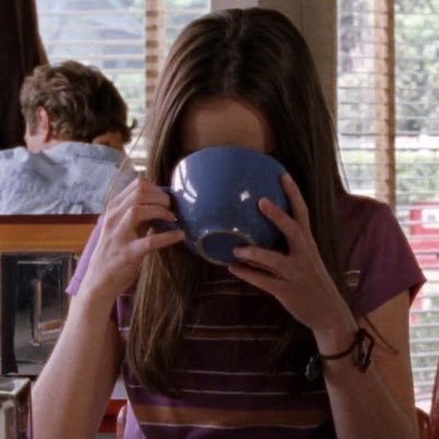 imagloomyhobbit's profile picture. 🤎