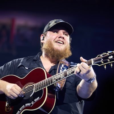 luke_combs501's profile picture. 