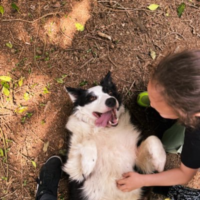 emrev's profile picture. I mainly comment when I’m drunk and I have loved Keanu Reeves for nearly 40 years.