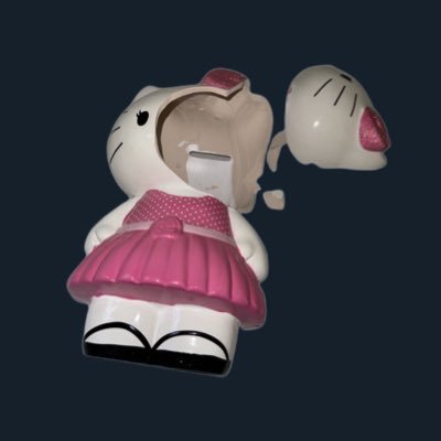 @hazel_lush is my main beware of fakes, this is my only backup! I like art, horror movies, & fashion 💖