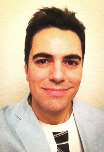 Profesional del Social Media. Cuando tengo tiempo (risas) escribo sobre #SEO y #Copywriting en mi Blog