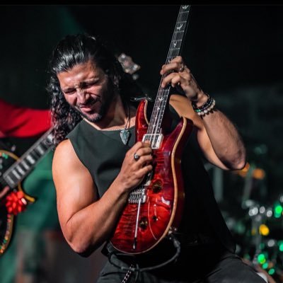 Music/band. Montreal Canada 🇨🇦 I play guitar on cruise ship 🎸🛳️ 🌊 more on TikTok