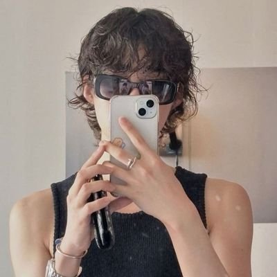 electricbillssh's profile picture. we have 1hree🫶