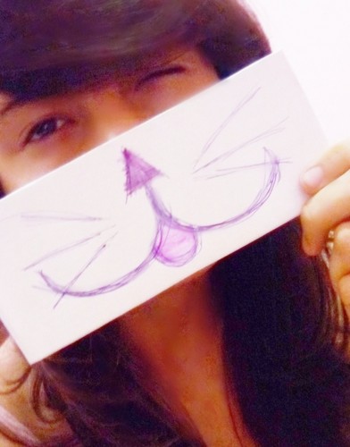 14 anos, Leonina, Botafoguense, louca, irônica, nerd, chata, sincera & realista.  
Prazer, essa sou eu  :)