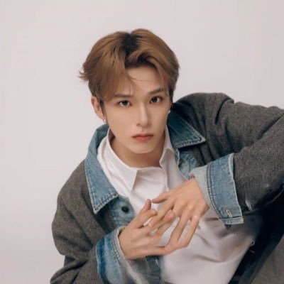 ainthmd's profile picture. ⋆ ୨୧˚｡⋆˚ ot10 — ot13 ⋆ ˚｡⋆୨୧˚