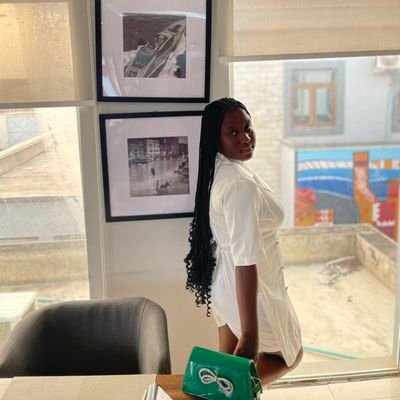 t_h_o_l_a_r's profile picture. 5'5/5'6😂🫶🏾|| Registered Nurse 🤭👩‍⚕️|| ♈
