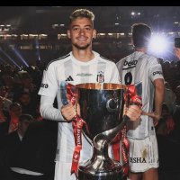 iyi İsa (@sakrl8) 's Twitter Profile