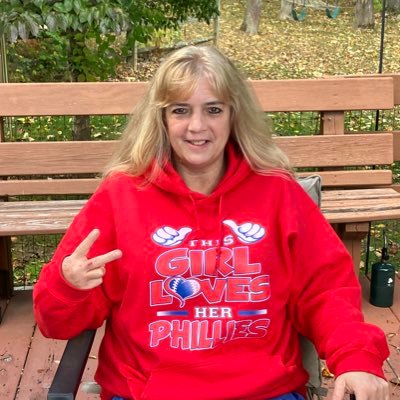 DebbieGoPhils's profile picture. 