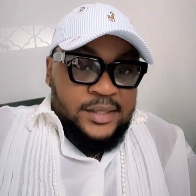 👻Glodynsiala02👻 Quand on tourne vers Dieu les regards, on est rayonnant de joie, Et le visage ne se couvre pas de honte.🙏🏾