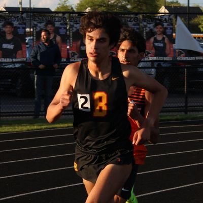 Batavia XC/TF 25' | 3 mile : 14:26, 3200: 9:13.4, 1600: 4:22