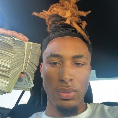 fbgtitus's profile picture. Having