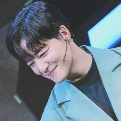 4LW4Y5Y0URD4D's profile picture. 기억해, 너는 존재만으로 세상을 비추는 달빛이란 걸.