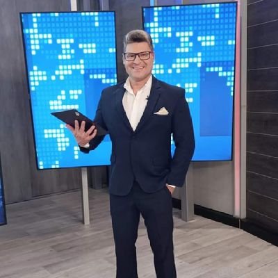 Periodista. Amante de los viajes, la buena lectura y las pesas.