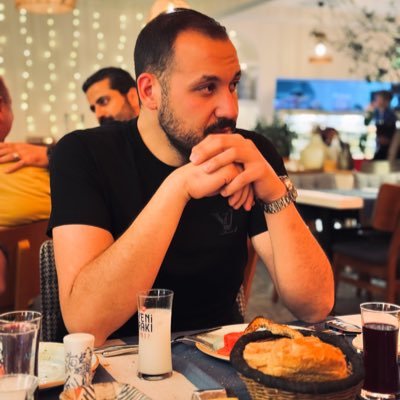 🔱 Hükümsüz 🔱 Her yaşadığımı Yazmadığım gibi , Her yazdığımı da yaşamıyorum.