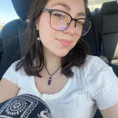 frootloopspoon's profile picture. the diameter of a pringles can is way too small