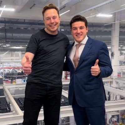 Guiding @ElonMusk's vision for a better future through SpaceX, Tesla, Neuralink, and more. & | Tech enthusiast, dream chaser, and innovation advocate.